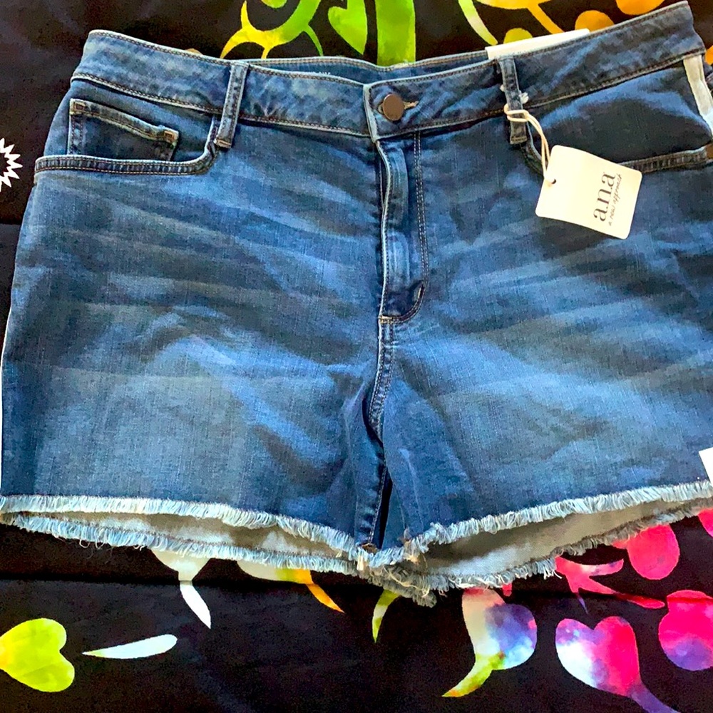 Selling shorts, never used.